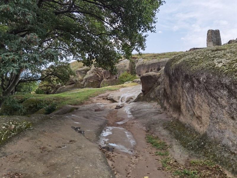 rock-hewn road - the ascent to the town