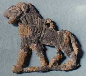 Lion-shaped amulet from Poliochni